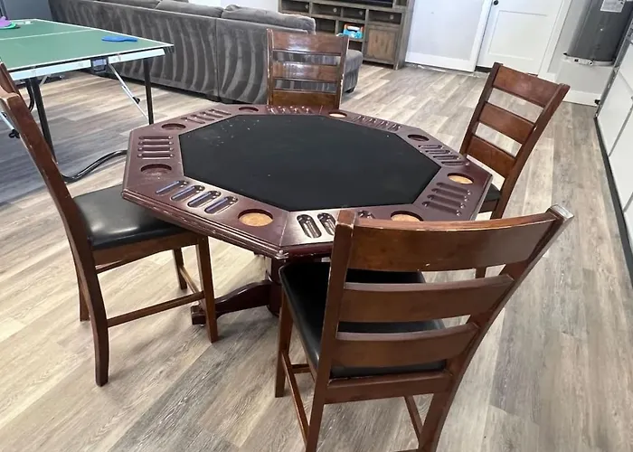 Holiday home 10 Large Bedrooms Ping Pong Hot Tub