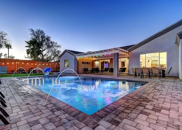 10 Large Bedrooms Ping Pong Hot Tub Phoenix