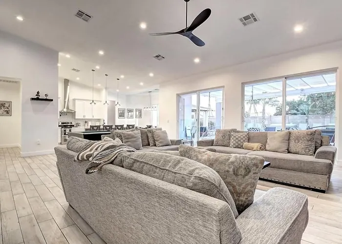 10 Large Bedrooms Ping Pong Hot Tub * Phoenix