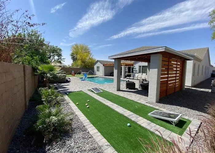Holiday home 10 Large Bedrooms Ping Pong Hot Tub
